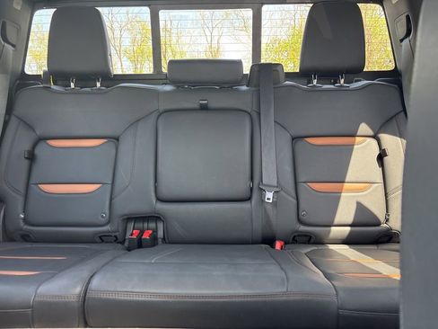 Used 2022 GMC Sierra 1500 AT4 w/ AT4 Premium Package AWD/4WD image 27
