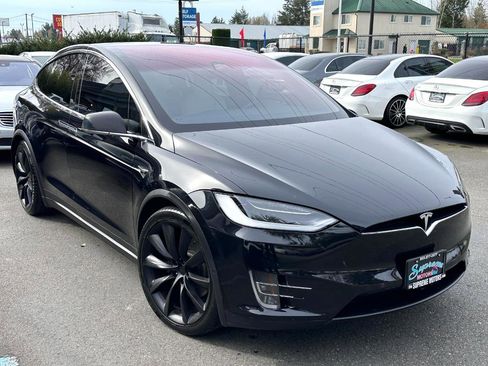 Used 2018 Tesla Model X 75D image 30
