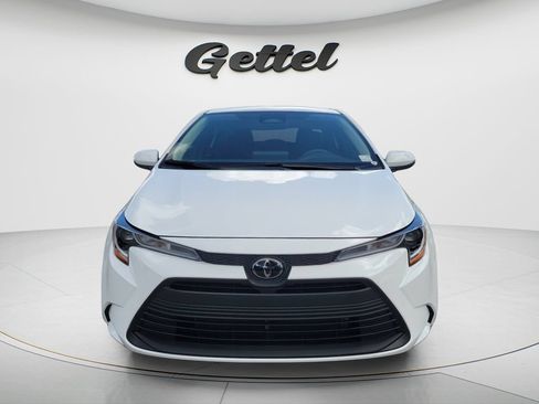 Certified 2025 Toyota Corolla LE FWD image 2