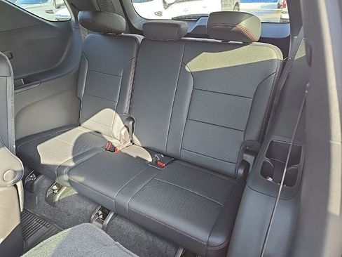 Used 2025 Chevrolet Traverse RS w/ LPO, Floor Liner Package image 15