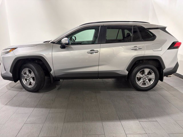 Used 2023 Toyota RAV4 XLE AWD/4WD image 2