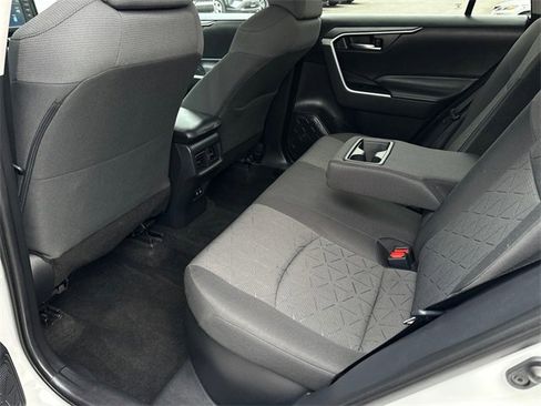 Certified 2020 Toyota RAV4 XLE w/ Convenience Package image 18