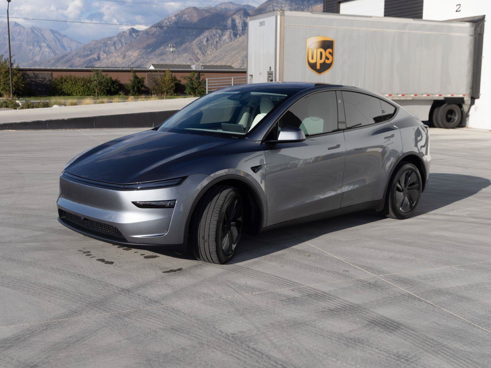 Used 2026 Tesla Model Y Long Range AWD/4WD image 4
