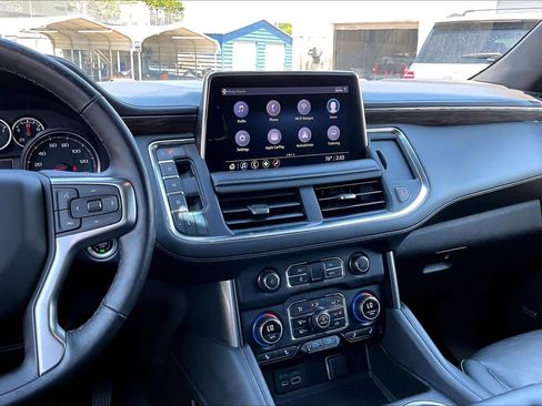 Used 2021 Chevrolet Tahoe LT w/ Luxury Package RWD image 7