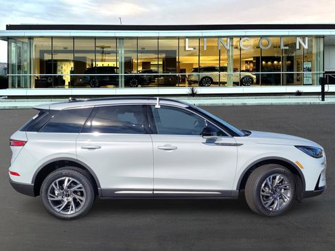 New 2025 Lincoln Corsair Premiere w/ Equipment Group 101A image 3