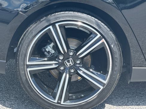 Used 2024 Honda Accord Sport image 11