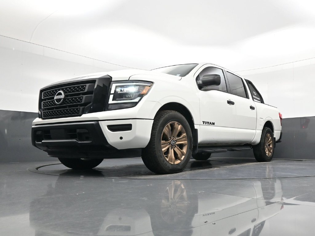 Certified 2024 Nissan Titan SV w/ SV Bronze Edition Package RWD image 21