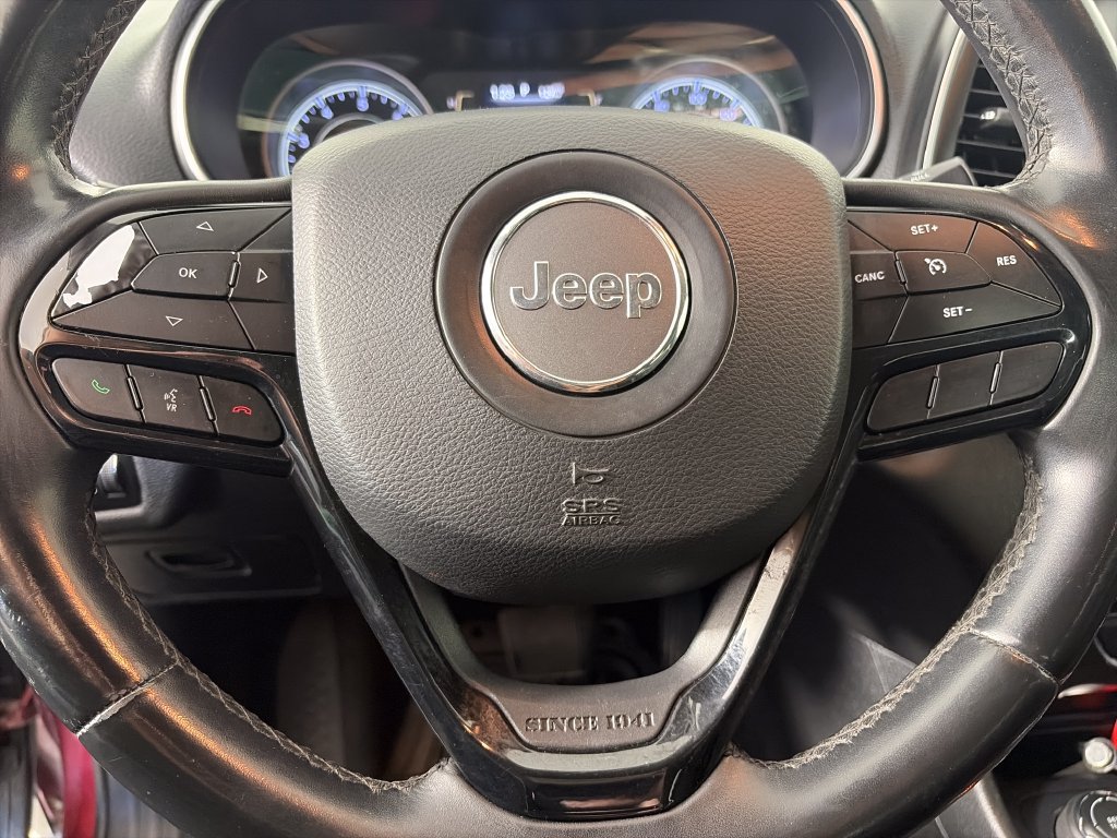 Used 2019 Jeep Cherokee Latitude Plus AWD/4WD image 16