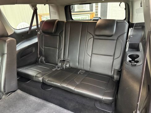 Used 2016 Chevrolet Suburban LT image 14