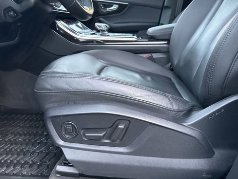 Used 2023 Audi Q7 2.0T Premium w/ Convenience Package image 18