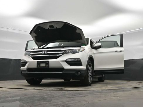 Used 2018 Honda Pilot Touring image 44