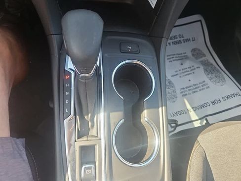 Used 2023 Chevrolet Equinox LT w/ Driver Convenience Package FWD image 18