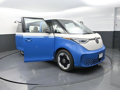 New 2025 Volkswagen ID. Buzz Pro S Plus AWD/4WD image 29