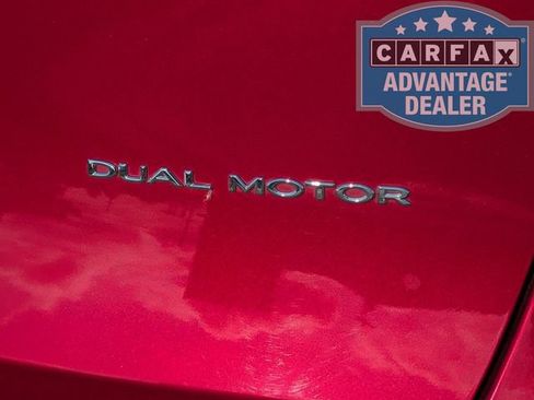 Used 2024 Tesla Model Y Long Range AWD/4WD image 29