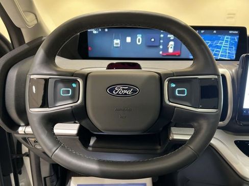 Certified 2025 Ford Expedition Active AWD/4WD image 10