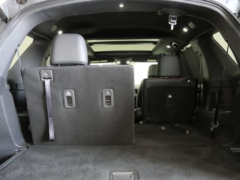 Used 2025 Honda Pilot TrailSport image 29