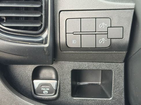 Used 2025 RAM ProMaster 2500 w/ Convenience Group FWD image 30