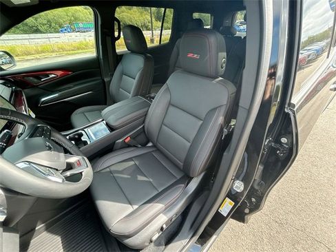New 2025 Chevrolet Traverse Z71 w/ Driver Confidence Package image 19