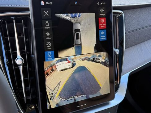 New 2026 Volvo XC90 B6 Ultra w/ Protection Package image 21