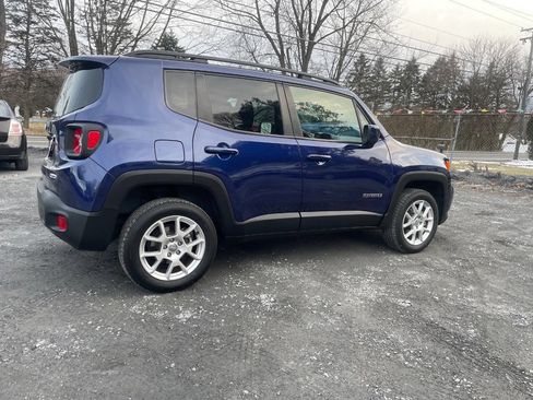 Used 2019 Jeep Renegade Latitude image 4