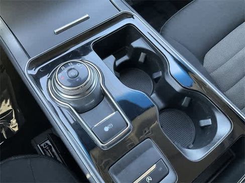 Used 2020 Ford Edge SE image 22