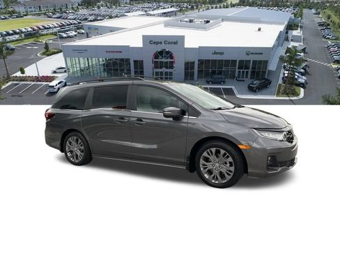 Used 2025 Honda Odyssey Touring image 4