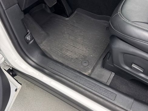 Certified 2023 Ford Explorer XLT w/ Equipment Group 202A image 14