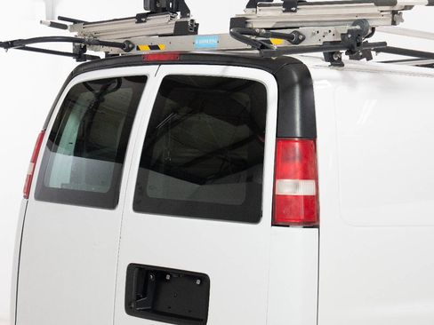 Used 2017 GMC Savana 2500 image 16