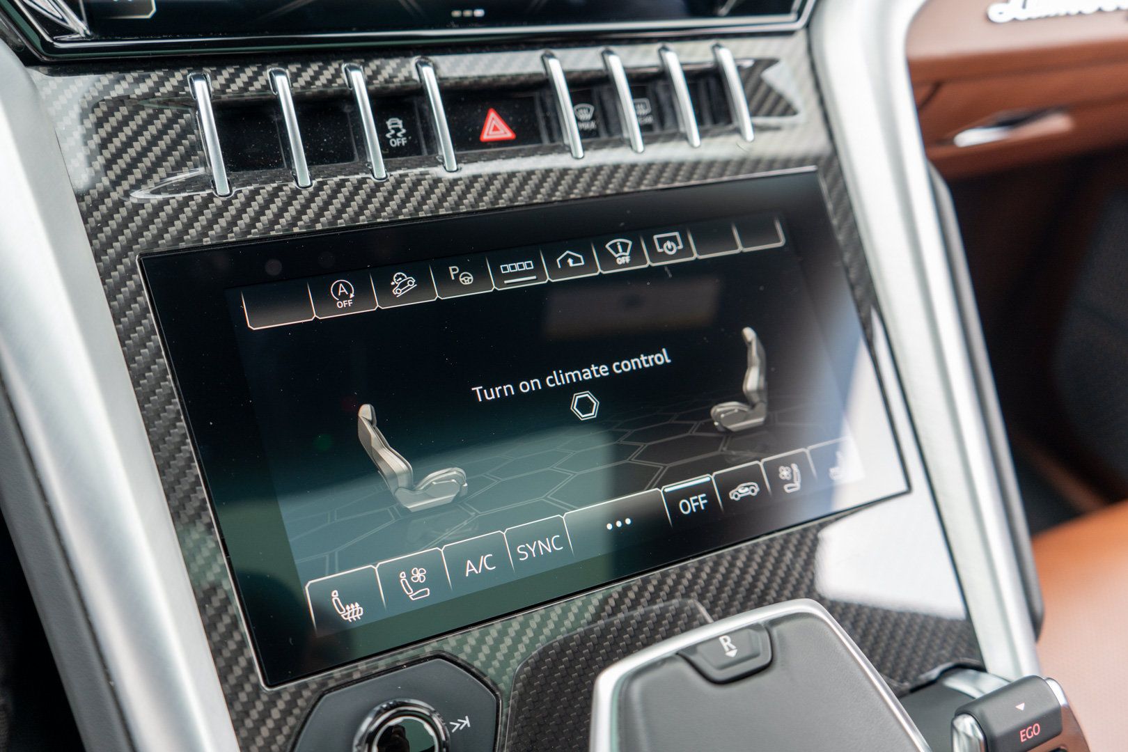Used 2022 Lamborghini Urus AWD/4WD image 22