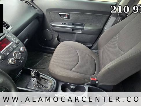 Used 2013 Kia Soul FWD image 34