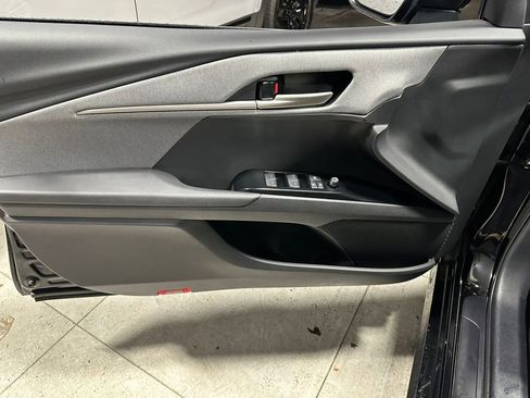 Used 2025 Toyota Camry LE w/ Convenience Package image 14