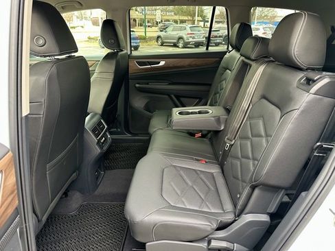 New 2026 Volkswagen Atlas SE image 17