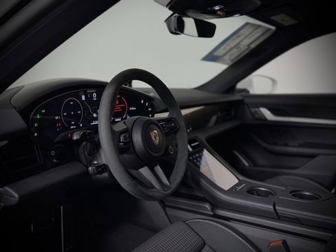 New 2025 Porsche Taycan 4S image 4