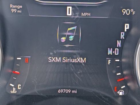 Used 2015 Dodge Challenger SXT w/ Driver Convenience Group RWD image 10