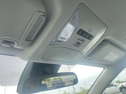 Used 2025 Toyota RAV4 XLE FWD image 28