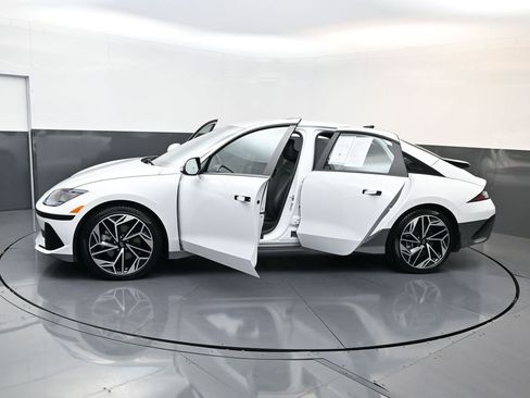 Used 2024 Hyundai Ioniq 6 SEL image 31