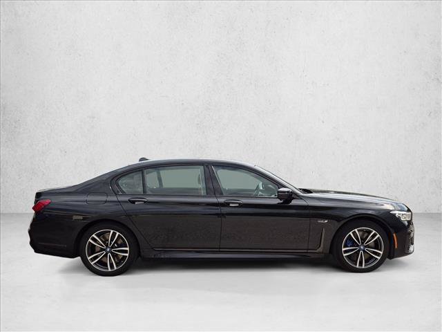 Used 2022 BMW 745e xDrive w/ M Sport Package AWD/4WD image 4