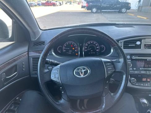 Used 2011 Toyota Avalon Limited FWD image 11