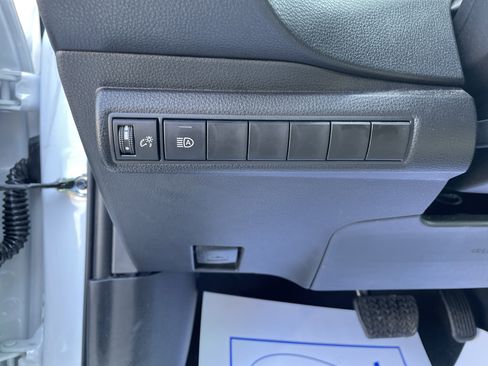 Used 2025 Toyota Corolla LE image 9