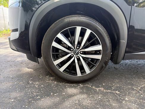 Used 2024 Nissan Pathfinder Platinum FWD image 33
