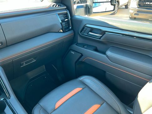 Certified 2025 GMC Sierra 2500 AT4 image 11