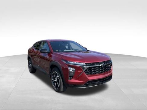 Used 2025 Chevrolet Trax RS w/ Driver Confidence Package FWD image 7