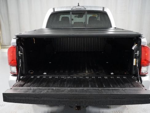 Certified 2022 Toyota Tacoma SR AWD/4WD image 31