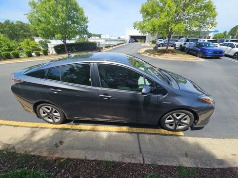 Used 2017 Toyota Prius Three Touring FWD image 9