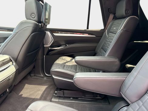 Used 2026 Cadillac Escalade Platinum Sport image 16