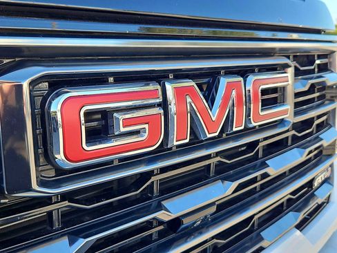 Used 2024 GMC Sierra 2500 AT4 w/ AT4 Premium Plus Package image 12