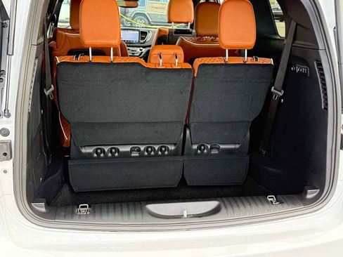 New 2026 Chrysler Pacifica Pinnacle image 19