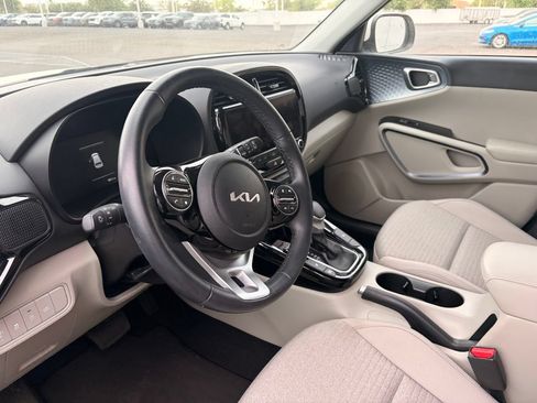 Used 2023 Kia Soul EX FWD image 8