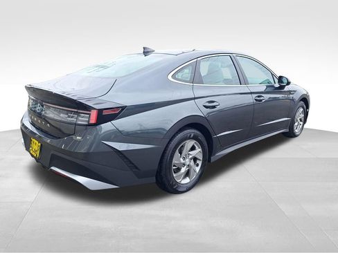 New 2026 Hyundai Sonata SE FWD image 6