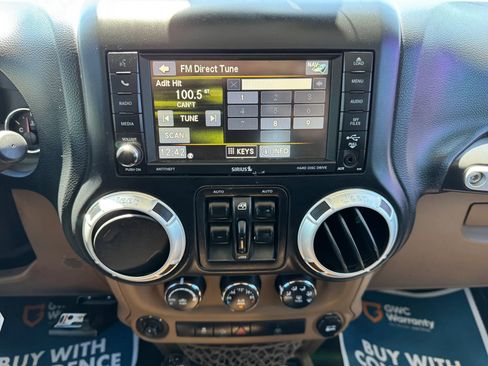 Used 2013 Jeep Wrangler Unlimited Sahara w/ Connectivity Group AWD/4WD image 18